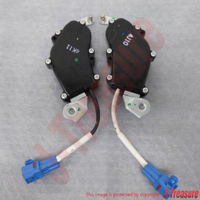 TOYOTA LAND CRUISER FZJ80 91-97 Genuine Rear Door Lock Actuator RH