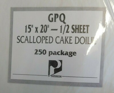 Paterson GPQ 15'' x 20'' - 1/2 Sheet Scalloped Cake LIner (Doilie) ~ 250
