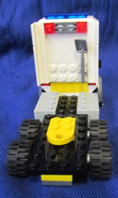 LEGO CITY: Police Command Centre (7743) 99% Complete