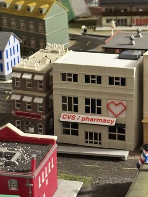 MODELS Pharmacy CVs APOTHECARY N SCALE Apartment Commercial BUILDING Mini Train