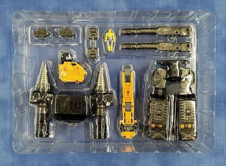 TAKARA TOMY Diaclone DA-47 Trivers Tridigger Action Figure Transforming Robot - Image 4 of 4