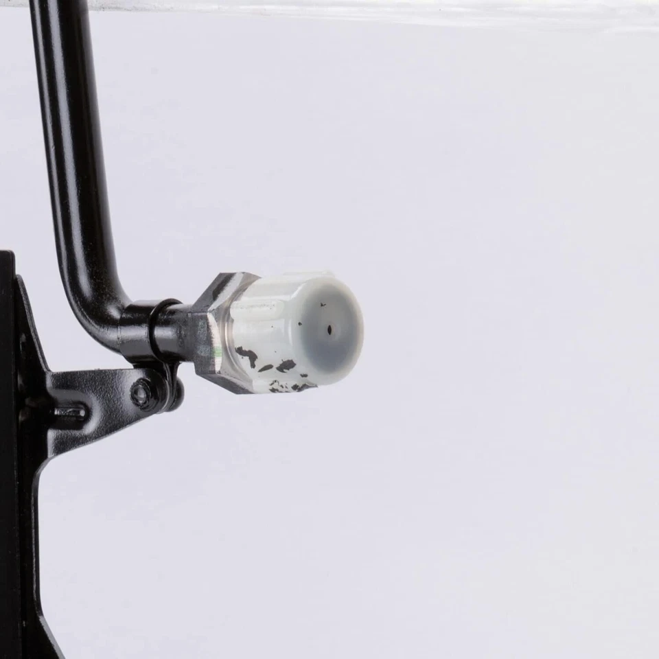 Condensador de CA para 94-02 Chevy-GMC C/K1500-C/K2500-C/K3500 con puerto de carga Foto 3 de 3