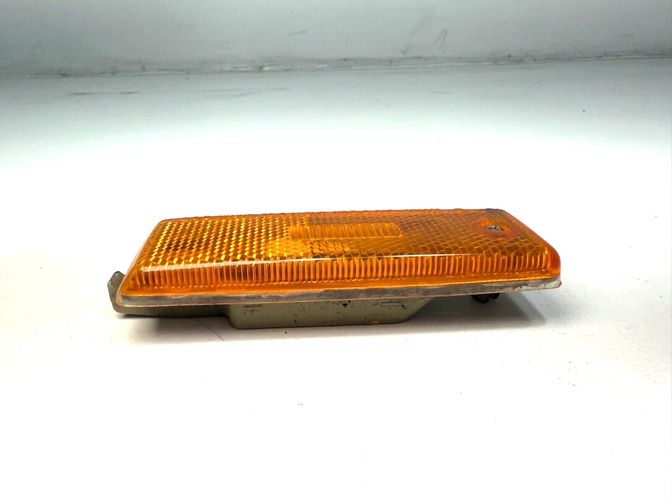 84 - 86 Nissan 300ZX ORIGINAL LUZ INDICADORA FRONTAL DIREITA DO LADO DO PASSAGEIRO 230-24203L - Imagem 2 de 4