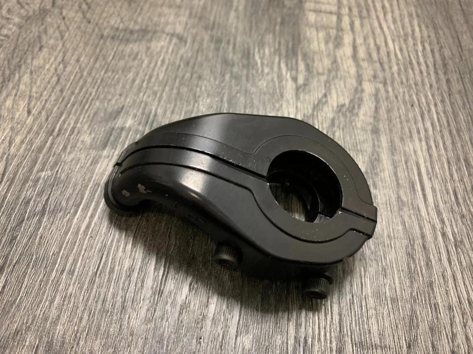 Yamaha YZFR6 R6 R1 Right Handlebar Throttle Cable Holder Bracket Grip Clamp OEM - Image 4 of 4