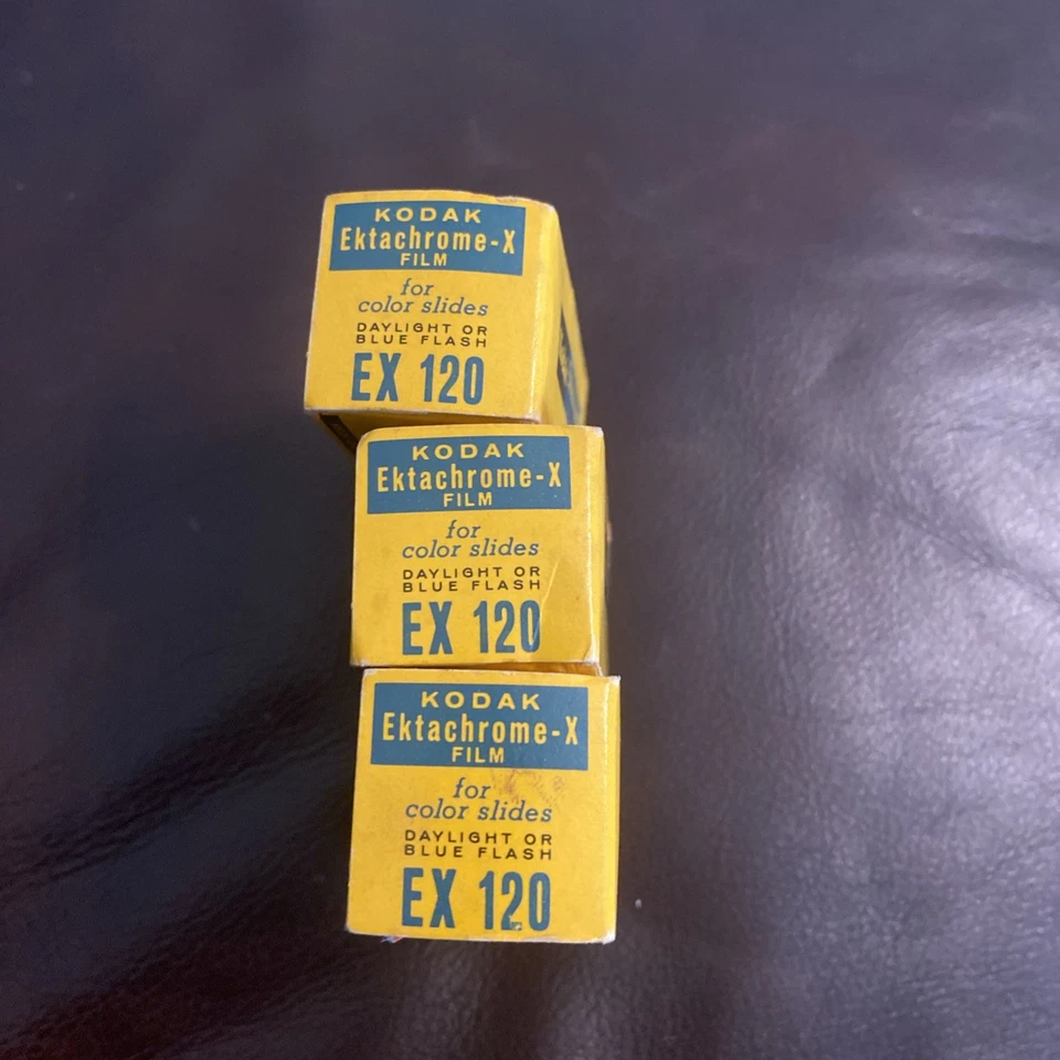 Película deslizante a color sellada Kodak Ektachrome-X EX 120 exp. Nov 1969, TRES cajas Foto 2 de 4