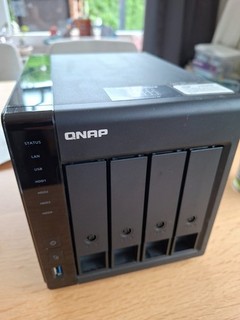 QNAP TS 451 D2 4 Bay NAS 4GB RAM (max 8) 2x GBit LAN HDMI Dualcore