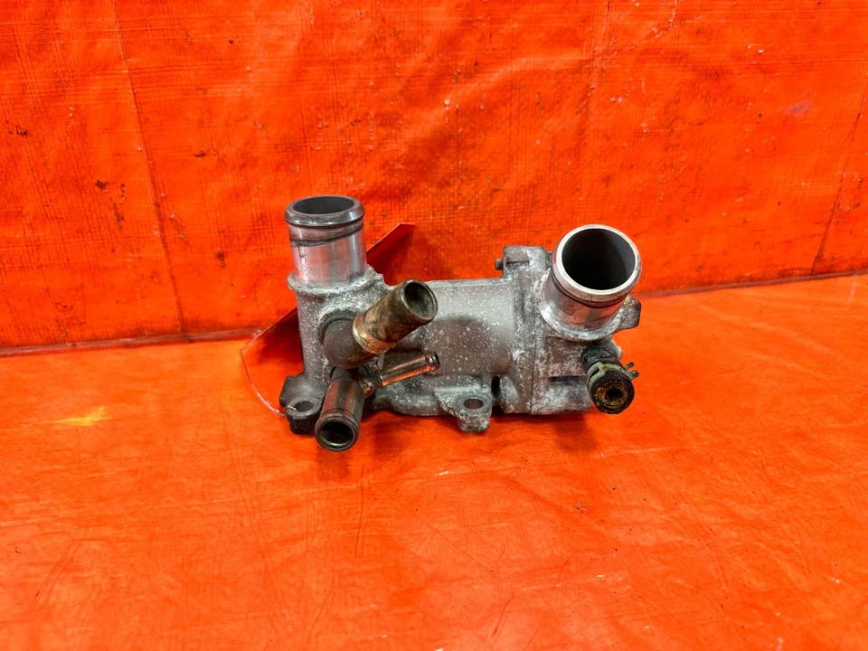 04-11 MAZDA RX8 RX-8 - 13B-MSP CUELLO DE AGUA PASO EXTERIOR CON CARCASA DE TERMOSTATO Foto 3 de 4