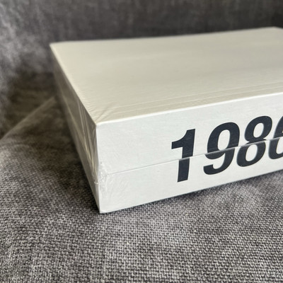 ファッション/美容 HELMUT LANG - HELMUT LANG 1986-2005 ARCHIVE BOOK SET HELMUT LANG ARCHIVE BOOK 1986 - 2005 | Are.na