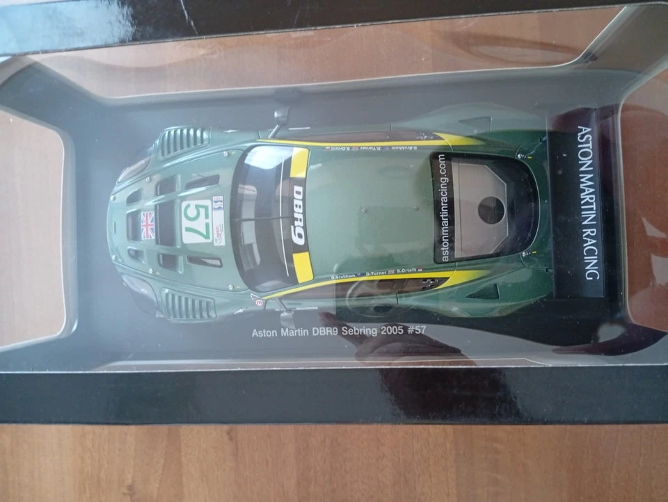Aston Martin DBR9 Sebring 2005 - #57- 1/18 - Autoart - Immagine 2 di 4