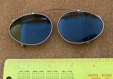 Vintage Unmarked Gold Oval Clips Clip On Sunglasses Eyeglasses