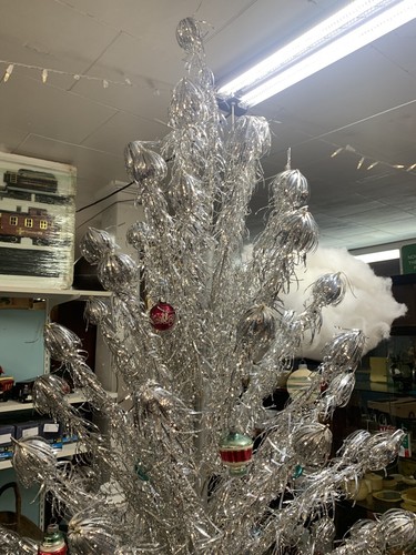Vintage Rare Peco Silver Aluminum Christmas Tree Pom Pom 5'8" Complete! - Picture 6 of 6