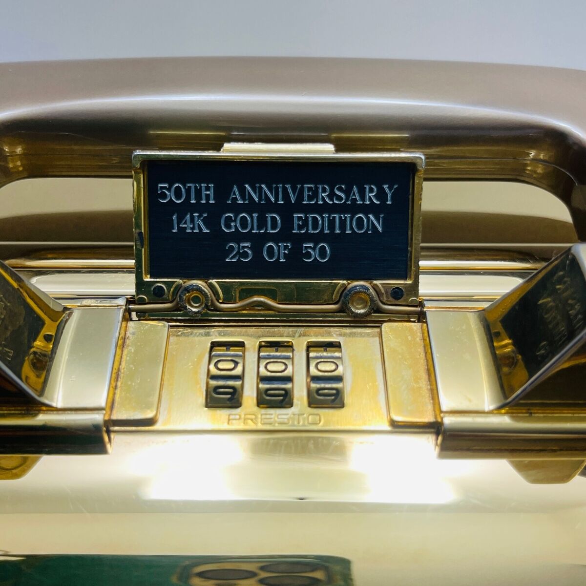 Zero Halliburton 50th Anniversary 14K Gold 4A-50 Aluminum Zero Halliburton 50th Anniversary 14K Gold 4A-50 Aluminum