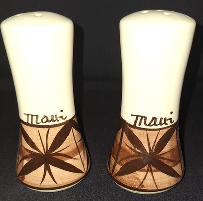VTG MAUI HAWAII POHAKU KILN TIKI TAPA ART POTTERY SALT & PEPPER SHAKER SET 1970s