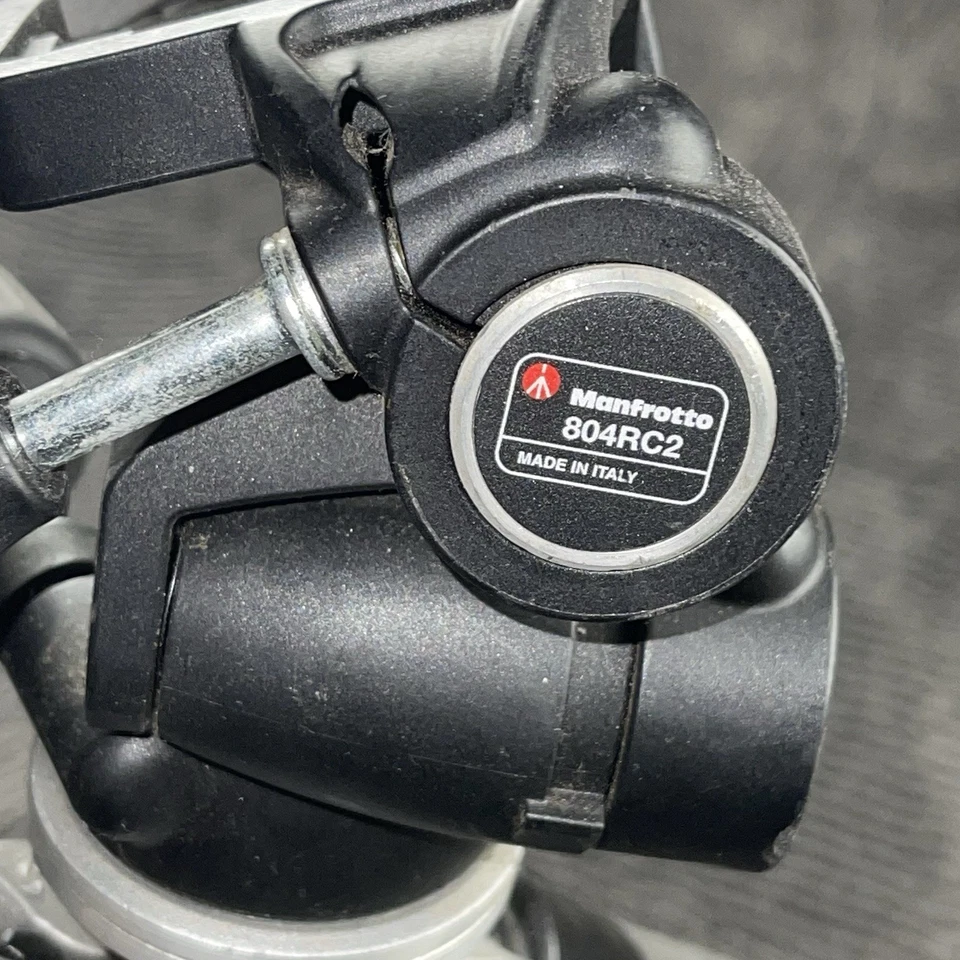 Trípode de aluminio Manfrotto 290 MT294A3 con cabezal inclinable de 3 vías 804RC2 y bolsa Italia Foto 4 de 4