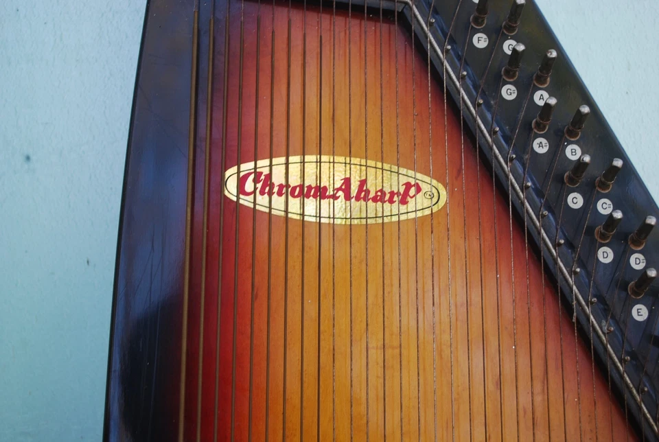 CHROMAHARP AUTOHARP 36 STRINGS - Image 2 of 4