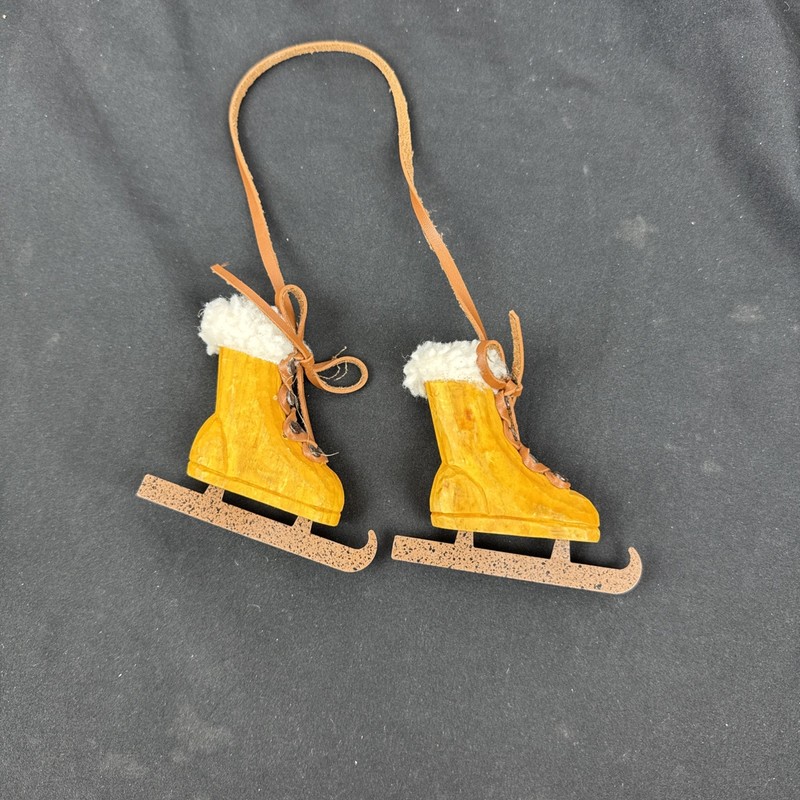 Vintage Style Wooden Ice Skates With A Metal Blades Christmas Ornaments #SB20