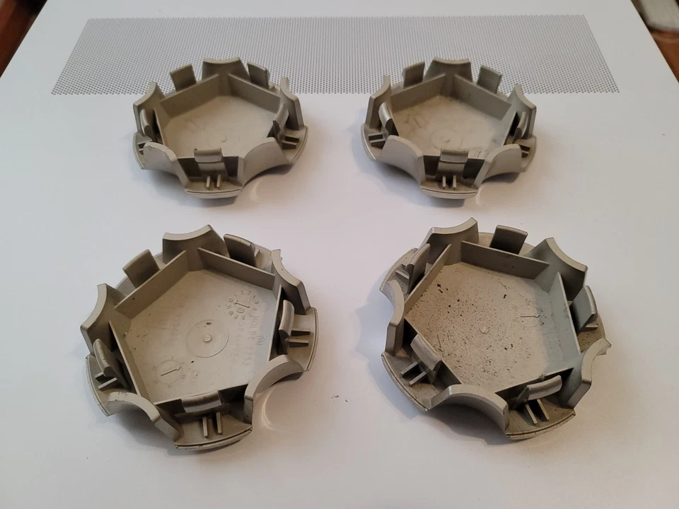 2005 2006 2007 2008 CHEVROLET CORVETTE Center Cap TAN OEM SET 8L5 - Image 4 of 4