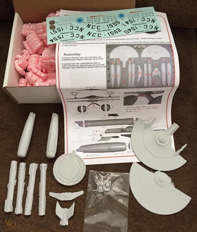 Axanar USS Geronimo resin 1/1000 Model Kit w/patches Star Trek Prelude to Axanar - Image 2 of 4