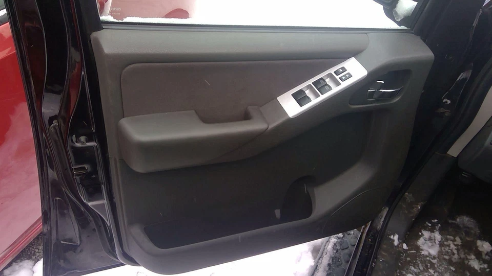 10 NISSAN PATHFINDER Front Door Trim Panel - Image 2 of 3