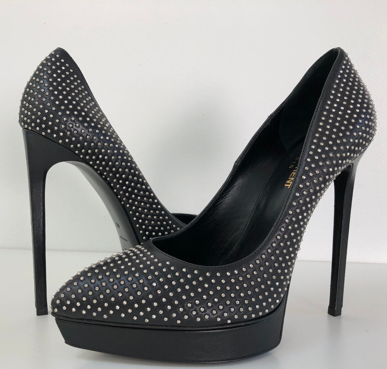 Nuova pompa YSL YVES SAINT LAURENT EU 40 US 9 Janis con borchie plateau in pelle nera