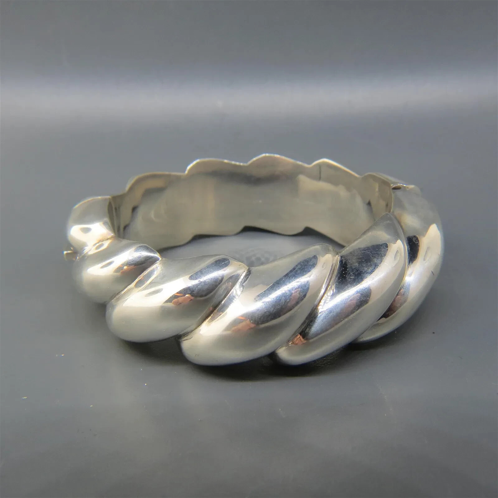 GORGEOUS STERLING SILVER HINGED BANGLE BRACELET - image 1