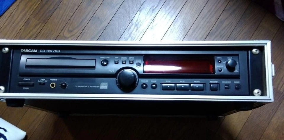 TASCAM CD-RW700 Professional CD Rewritable Recorder Player Used From Japan - Image 2 of 4