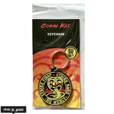 Cobra Kai Schlüsselanhänger Key Chain Snake Logo - Strike First, Strike Hard, No Mercy Neu