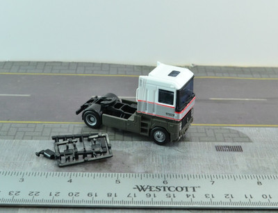 Herpa Albedo RENAULT MAGNUM Tractor Unit Truck White 1:87 HO Scale (HO647)