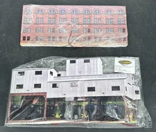 Lot of 2 O Scale PTF Designs Realistic Flat Background Buildings Model Trains