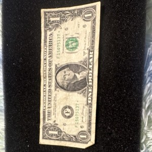 US $1 One Dollar Bill Federal Reserve Note Small Size Circulated Uncertified