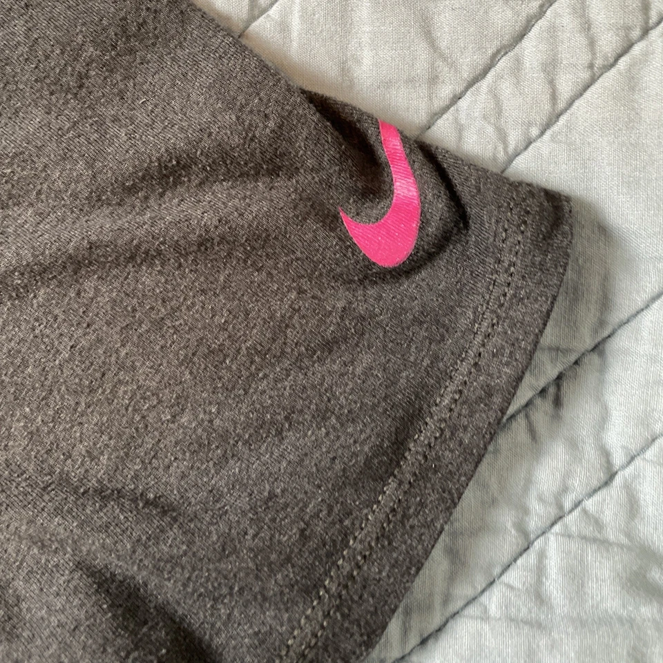 Camiseta Pittsburgh Steelers para mujer talla grande rosa logotipo concientización sobre el cáncer de mama Foto 4 de 4