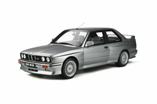 Voiture de rallye miniatures 1:12