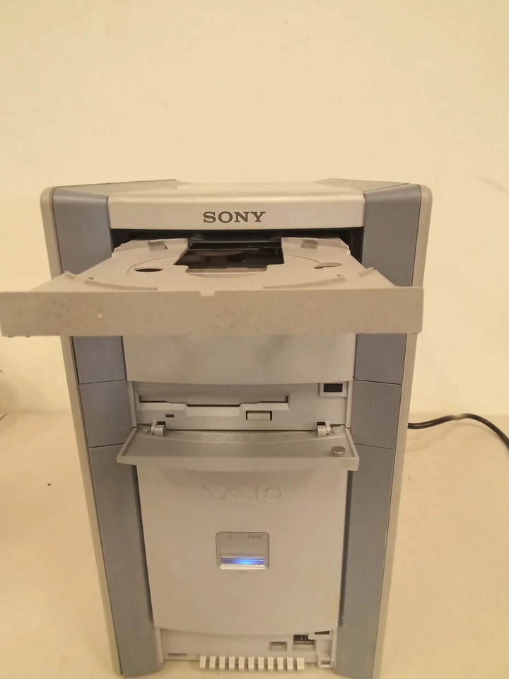 Escritorio SONY PCV-RX730 Windows XP VAIO de colección raro PIEZAS/SOLO REPARACIÓN NO PROBADAS Foto 2 de 4