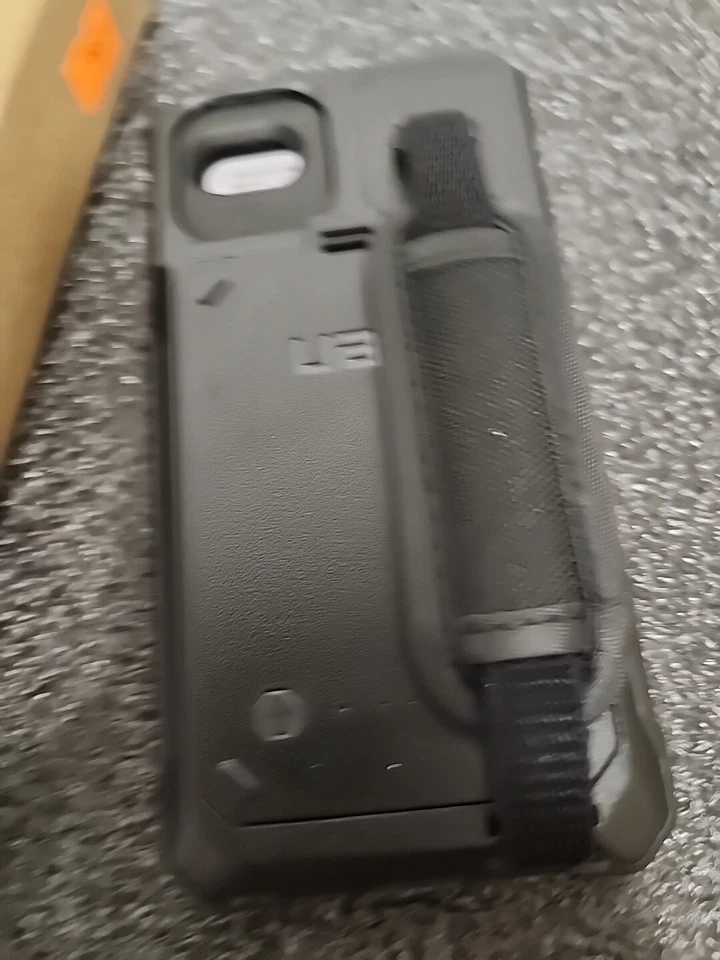 Urban Armor Gear Workflow Batería Funda iPhone Se/Se2/3/8 Negro (N) Foto 3 de 4