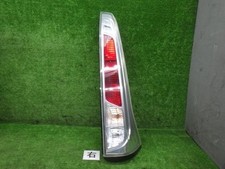Feu arrière Nissan SERENA