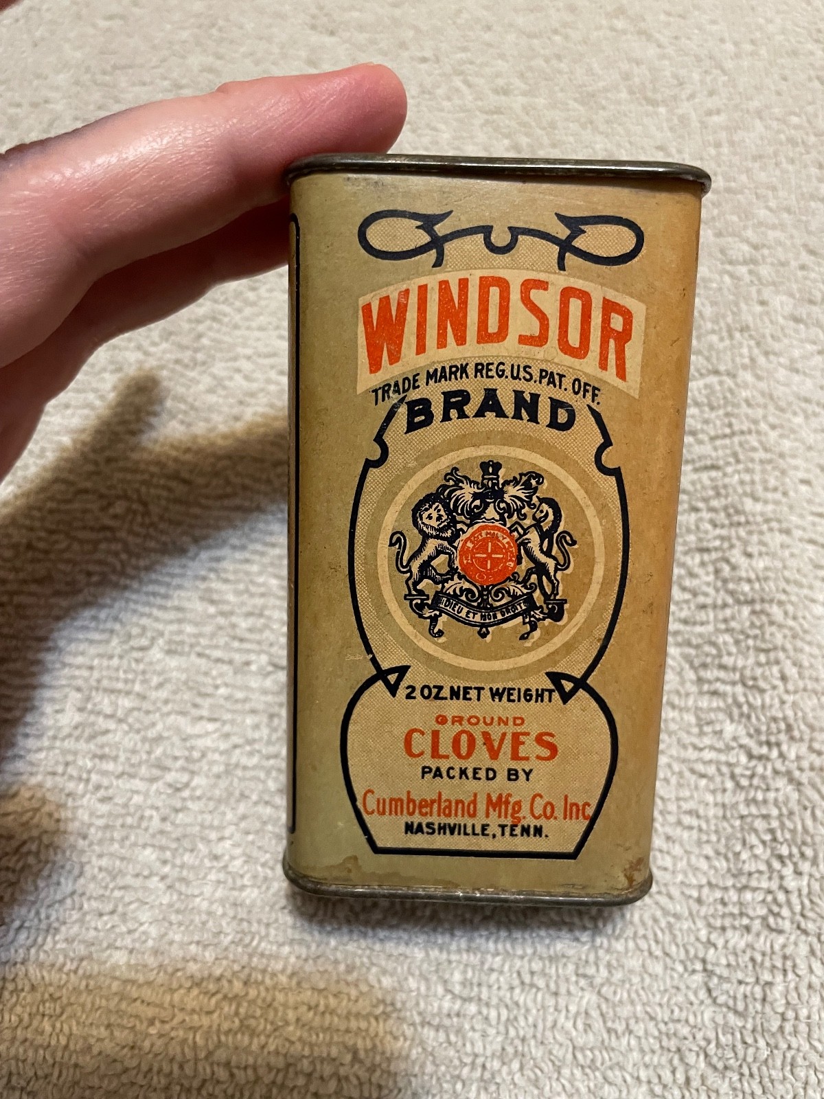 VTG  Windsor Brand Cloves Paper Body Metal Top and Base Spice Tin 2 ounces TN