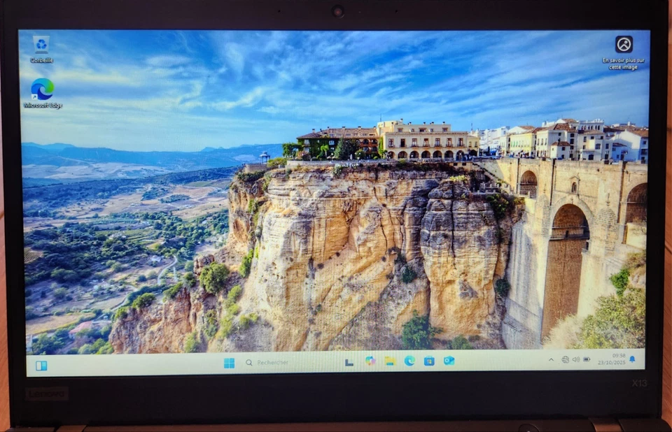 Lenovo ThinkPad X13 – Ordinateur Portable 13" – i5 10e Gen – SSD 256 Go – Win 11 - Bild 2 von 4