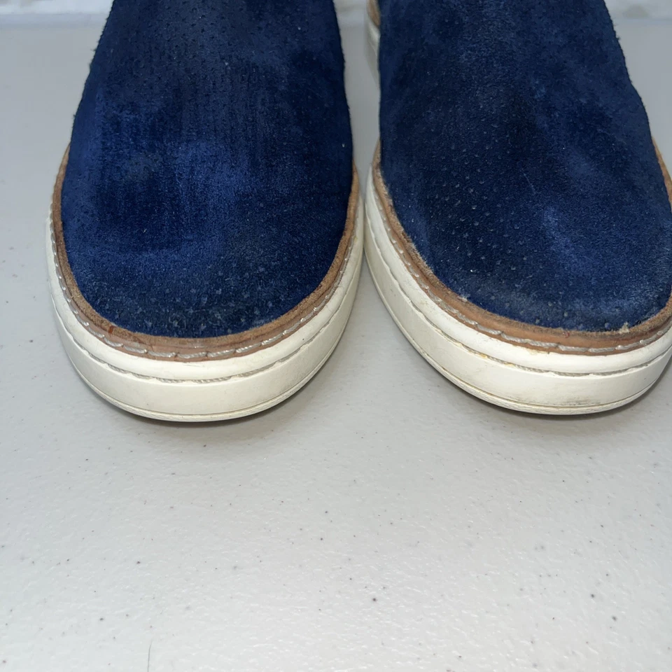 ZAPATILLAS DE CUERO UGG ADLEY PERF AZUL MARINO SIN CORDONES US 8 Foto 3 de 4