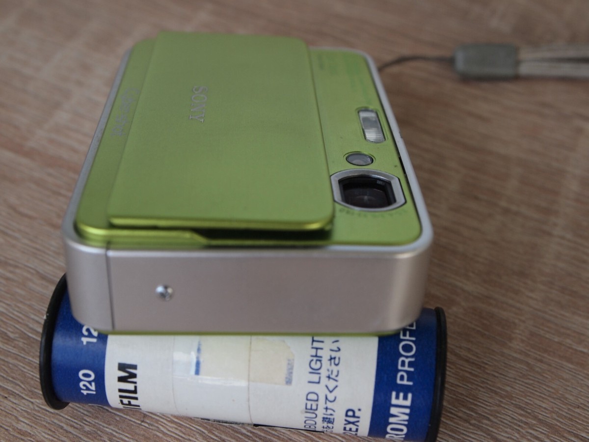 SONY Cyber Shot DSC-T2 8.1MP Digital Camera Green, US DUTIES