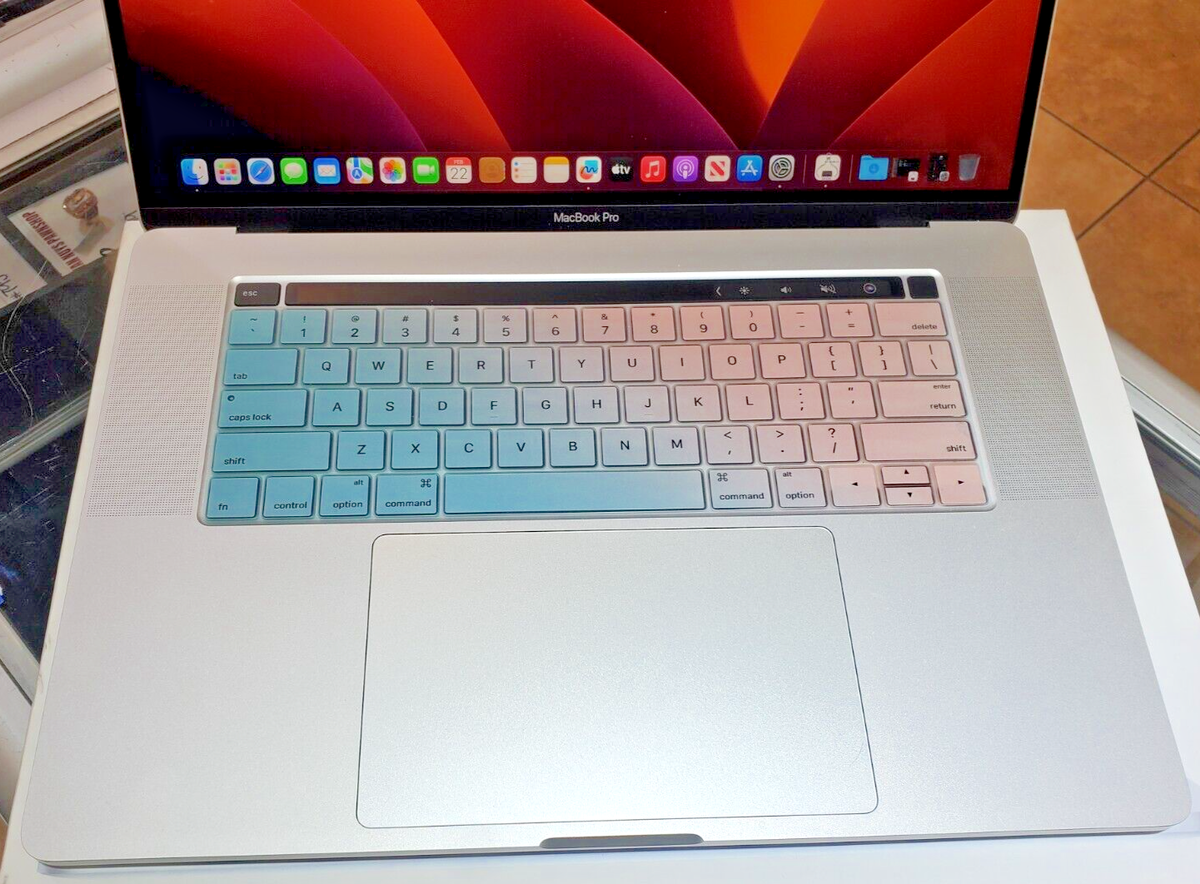 MacBook Pro 16-inch 2019 2.4 GHz i9 / 32GB Ram/ 1TB SSD / 8 MacBook Pro 16-inch 2019 2.4 GHz i9 / 32GB Ram/ 1TB SSD / 8
