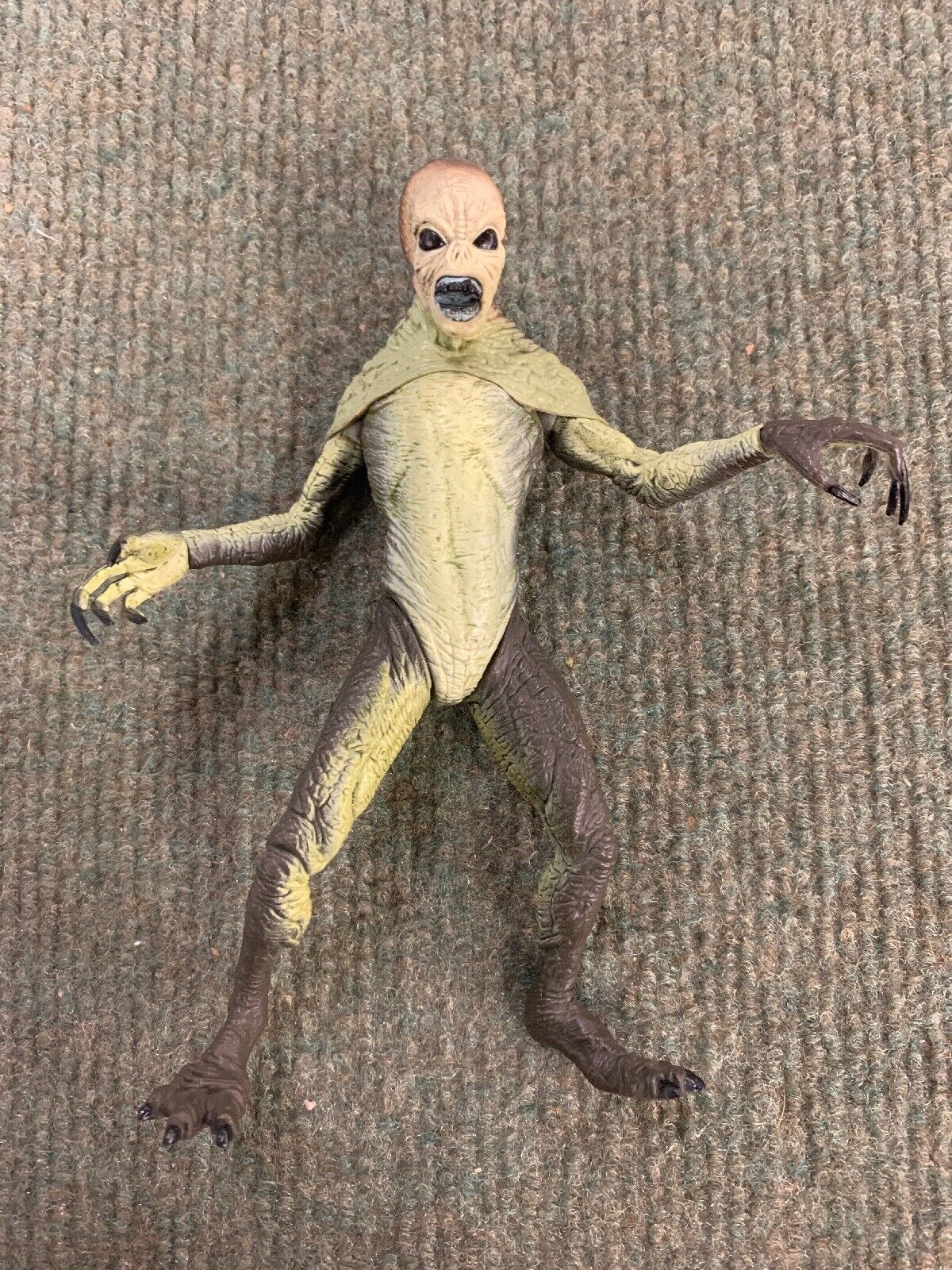 1998 McFarlane X-Files Alien Action Figure Toy Loose 3A6