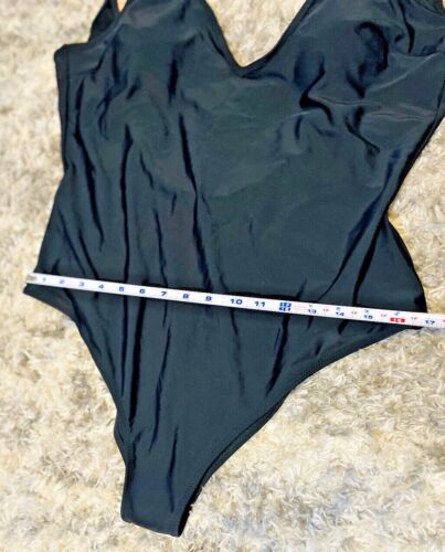 Cupshe Ladies Large Swimsuit Black with Peach Ruffle Trim A41 - Picture 5 of 8