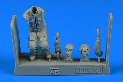 Soviet Aircraft Mechanic Warsaw pact (2) / 1:48 - Aerobonus 480173