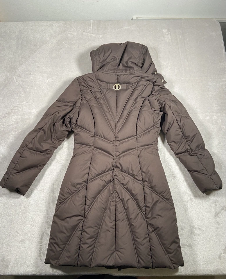 Parka de plumón Trussardi talla 40 mediana marrón acolchada hecha en Italia Foto 3 de 4