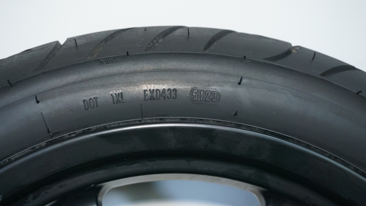 2021 21-23 Moto Guzzi V7 Stone Rear Wheel Rim Tire Rotor Straight
