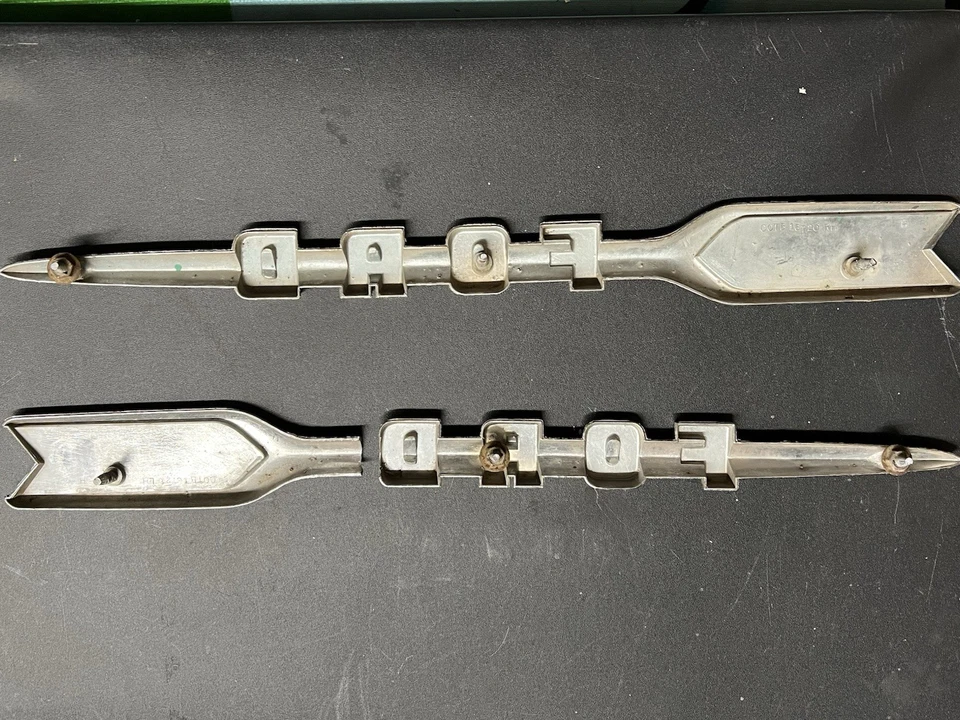 Ford Truck F-250 1960 capó emblemas laterales par original placas de nombre Foto 2 de 4