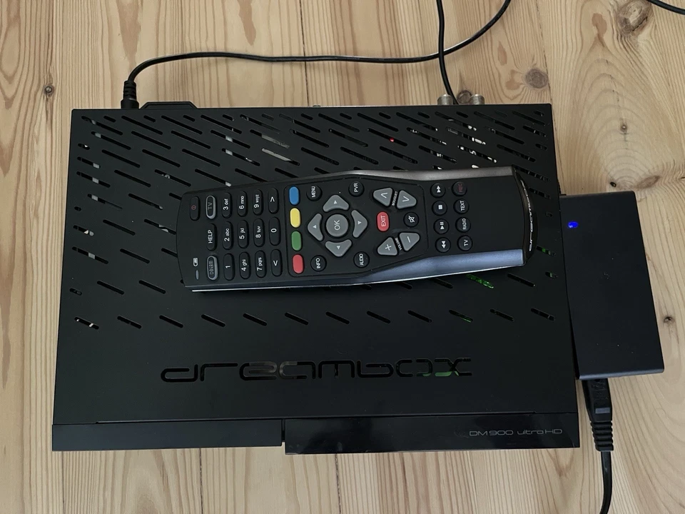 Dreambox 900 UHD 4K DVB-S2 FBC Dual Tuner 320GB HDD Linux E2 - Bild 2 von 4