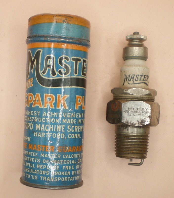 Vintage Collectible MASTER Spark Plug w/ Tin