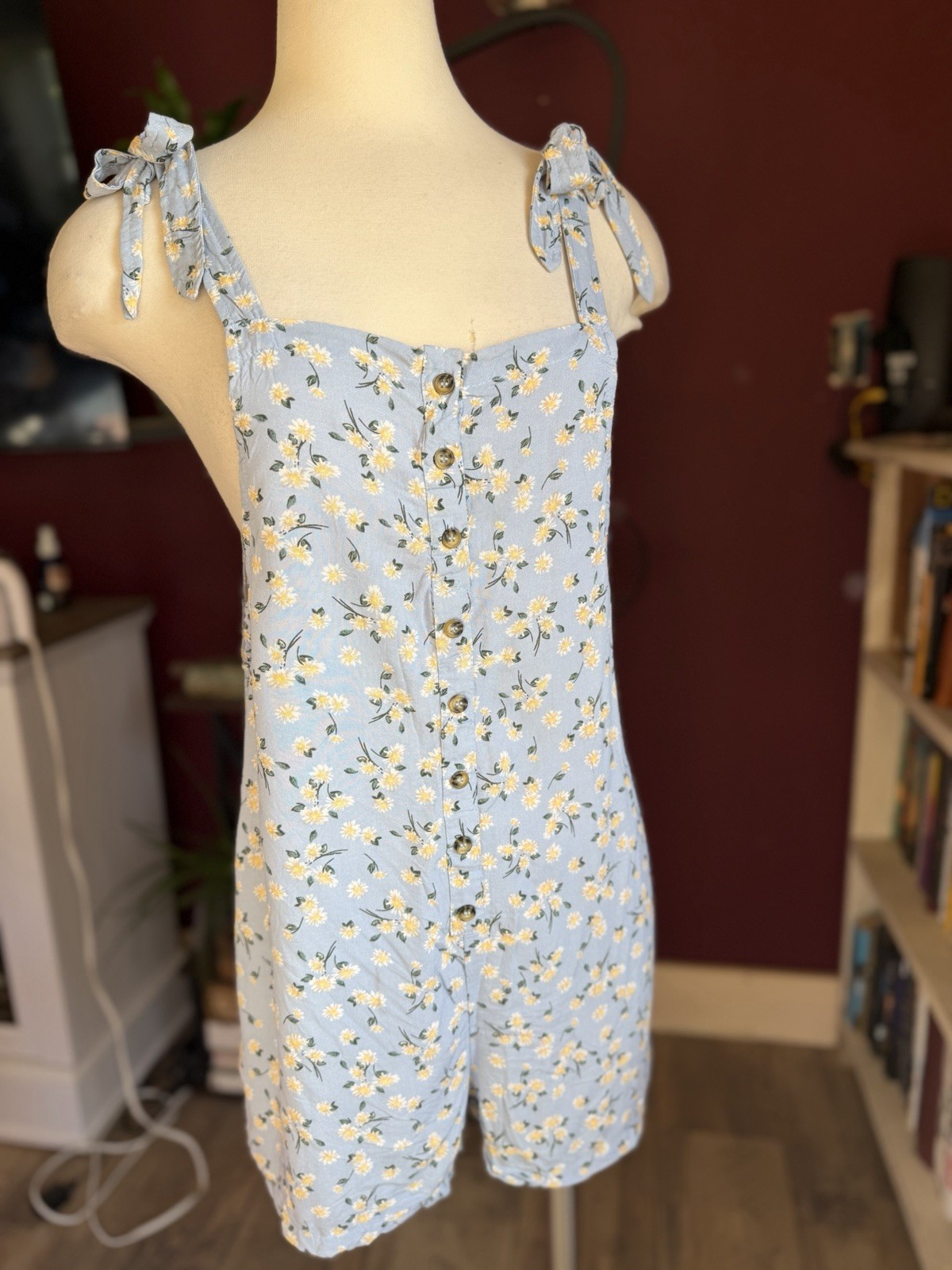 Cottage Core Blue Floral Short Overalls Women's Size Medium Tie Shoulder Romper