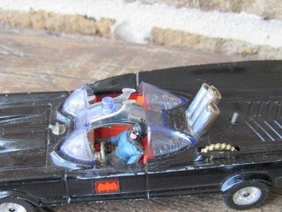 267 CORGI TOYS 1970'S BATMAN BATMOBILE WITH TOW HOOK 267 NICE USED